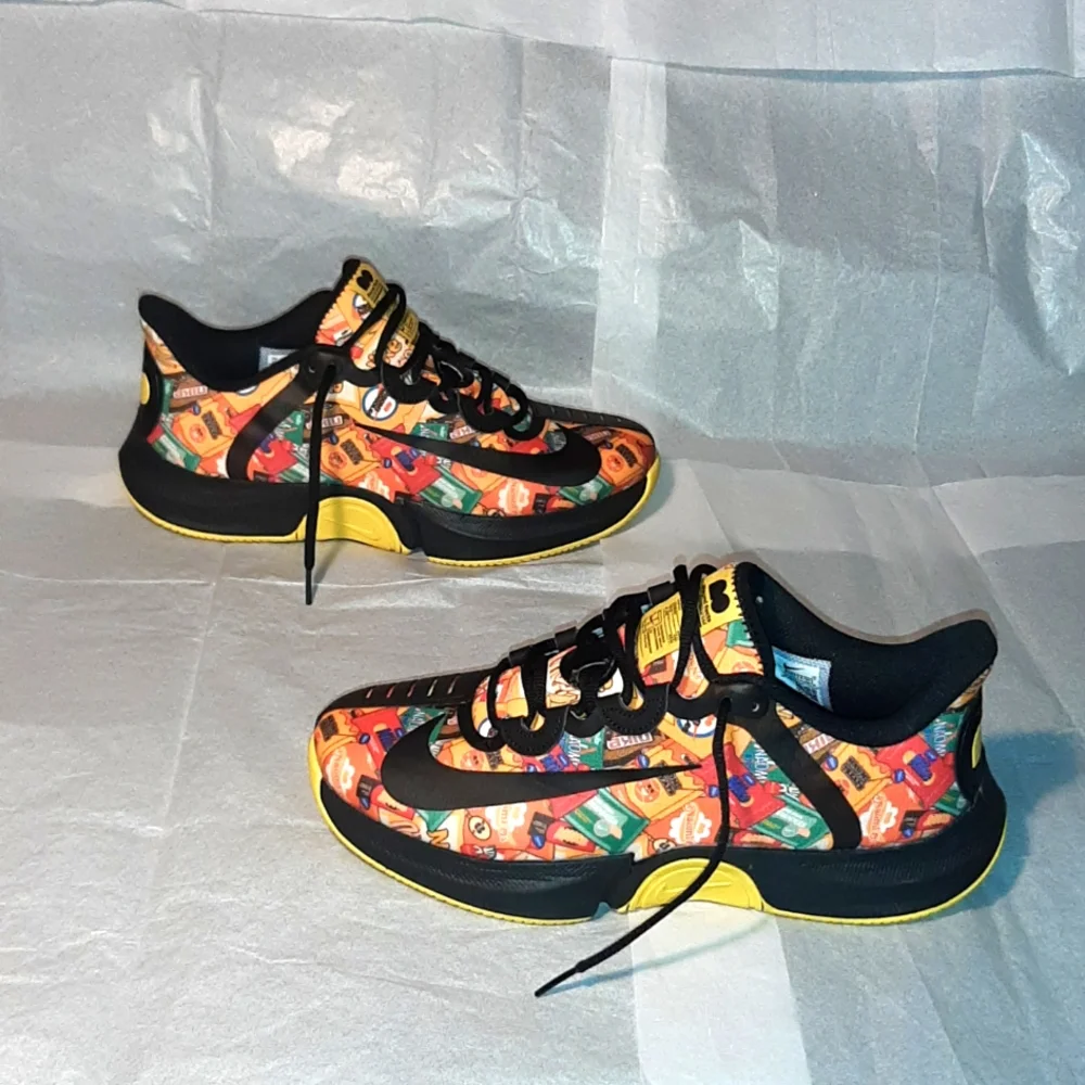 Nike Sneakers Brand NEW, Women size 10 = Men 8.5 - Picture 1 of 11